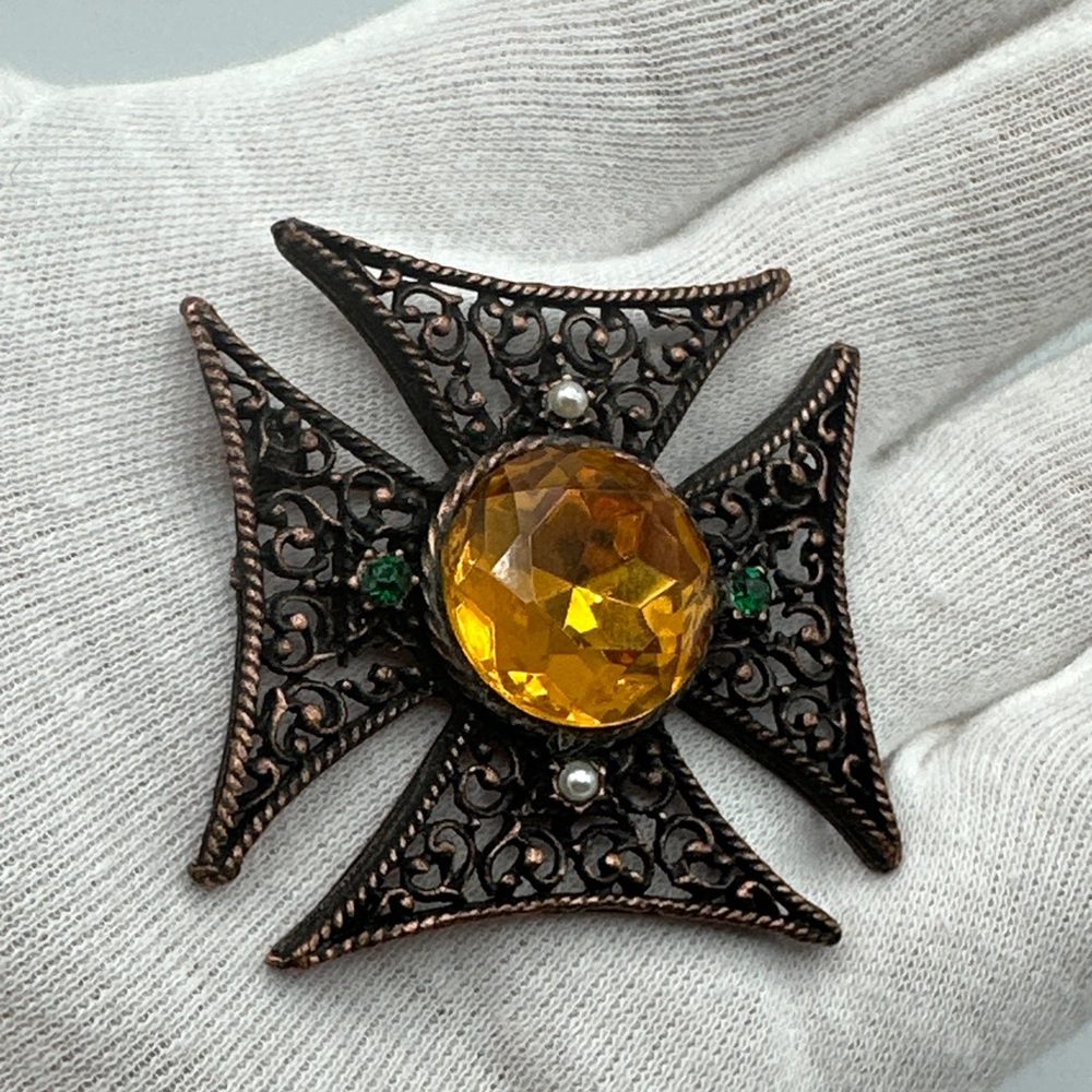 Vintage Vintage‎ Intaglio Filigree Maltese Crest #624